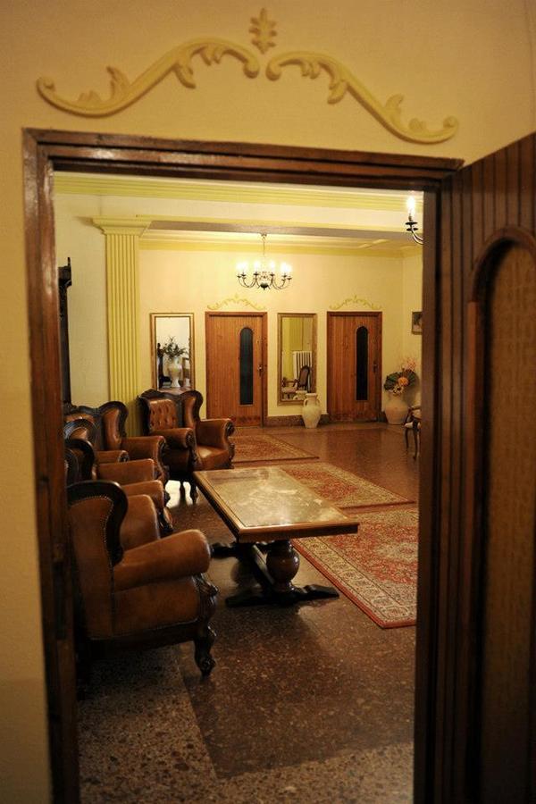 Kastelyszallo Mateszalka Bed & Breakfast Bagian luar foto